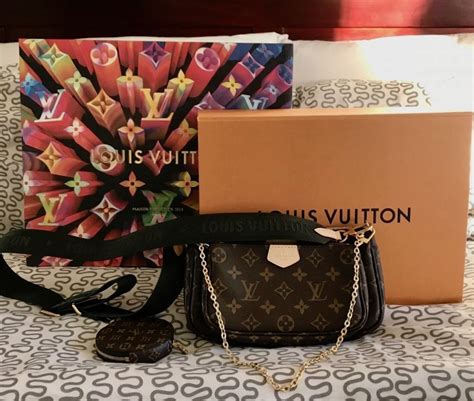 pochette louis vuitton falsa|louis vuitton pochette counterfeit.